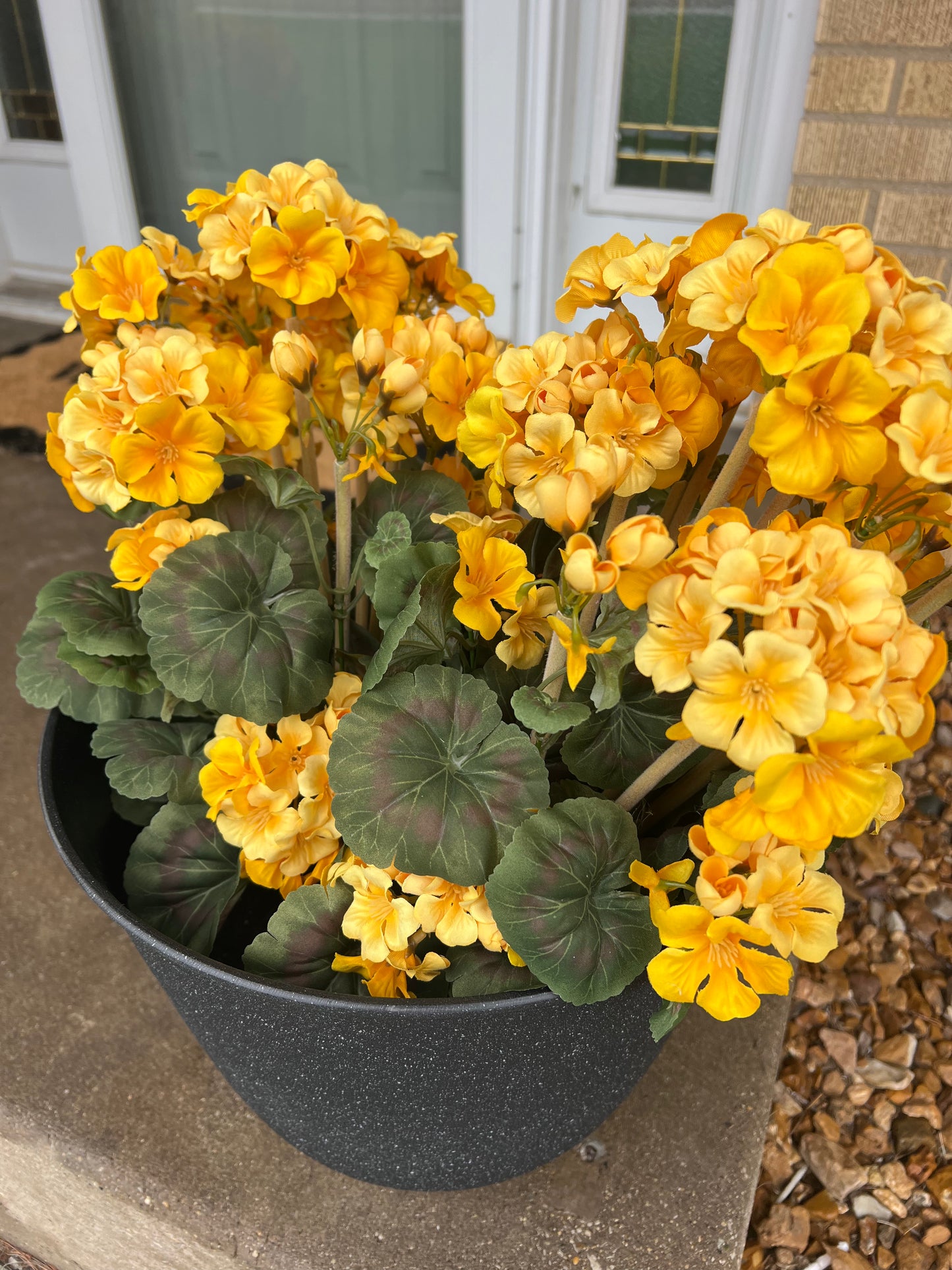 19.5” Realistic Geranium Bushel