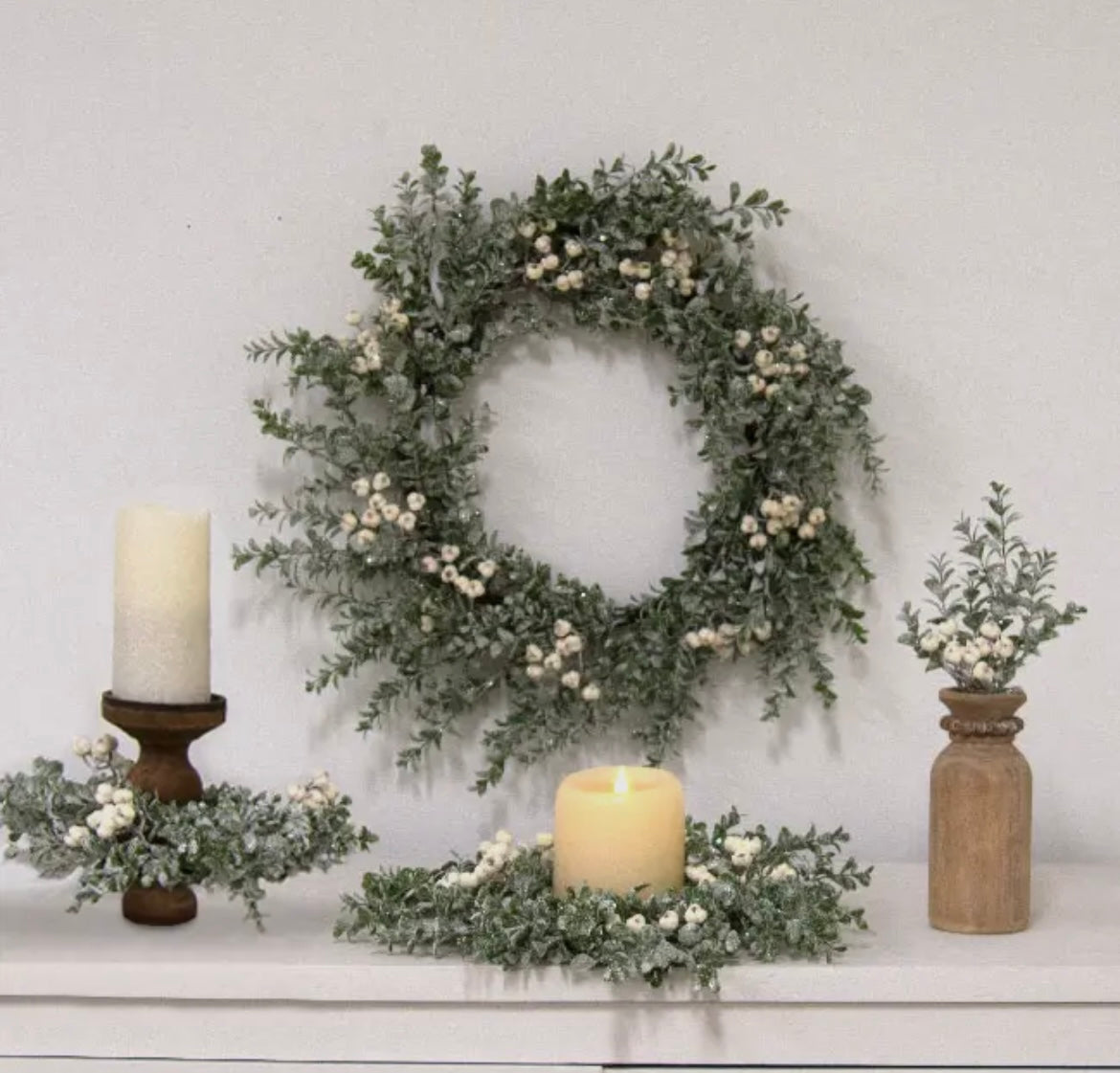 Icy Snowberry Candle Ring