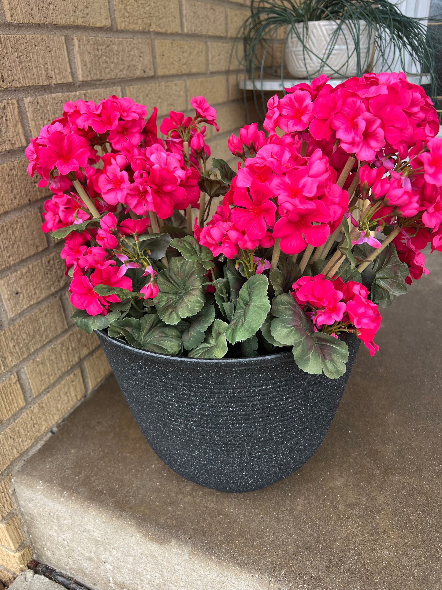 19.5” Realistic Geranium Bushel